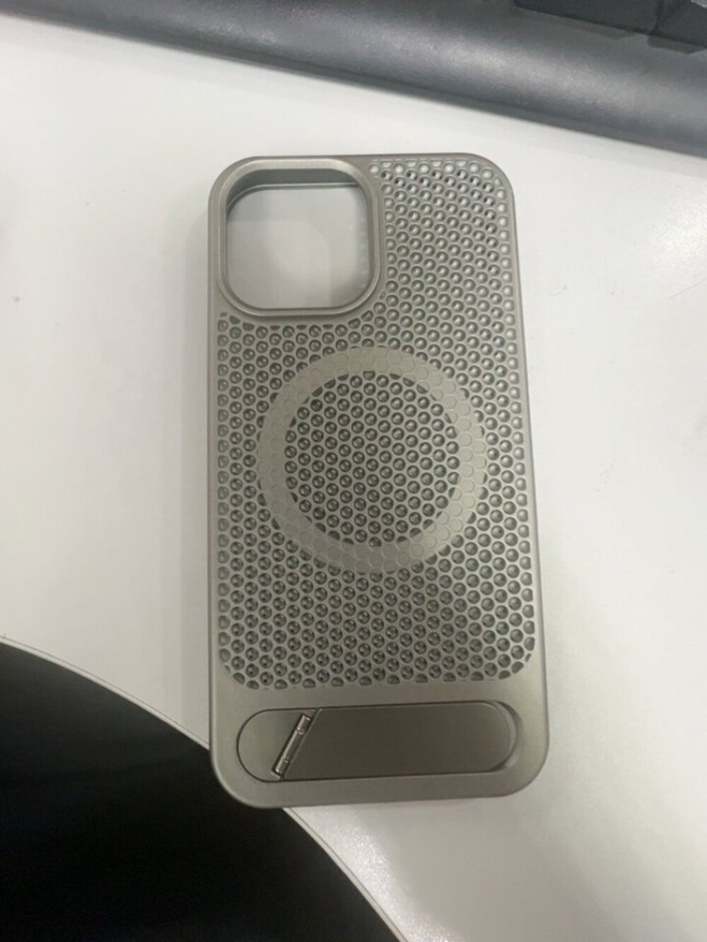 Sleek Titanium Mesh MagSafe Phone Case | Kickstand